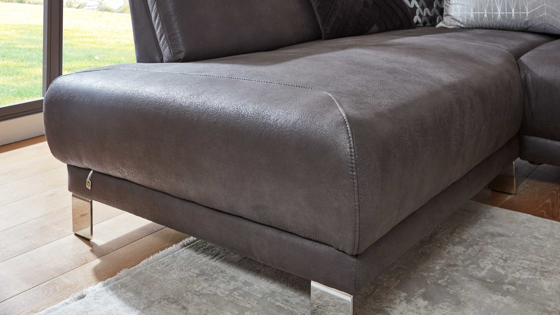 Ecksofa Dietsch. aus Stoff in Anthrazit Polsterprogramm Tiamo - Eckcouch anthrazitfarbener Bezug Büffel & Metallfüße 4.31 - Stellfläche ca. 210 x 290 cm