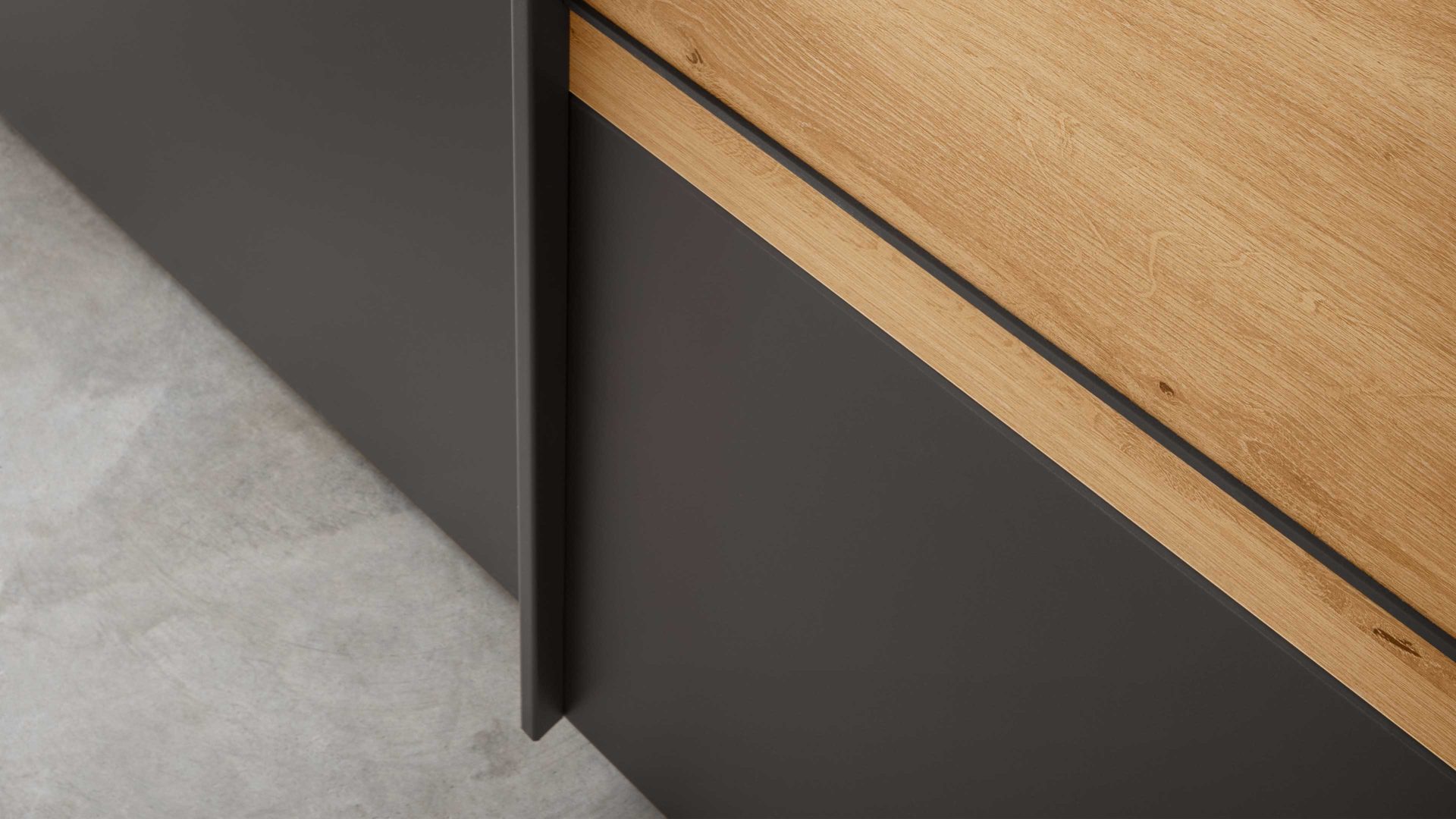 Kleiderschrank Wiemann | oeseder aus Holz in Dunkelgrau WIEMANN Schlafzimmerprogramm Alabama - Schwebetürenschrank Graphit & Eiche Bianco - zwei Türen, Breite ca. 300 cm