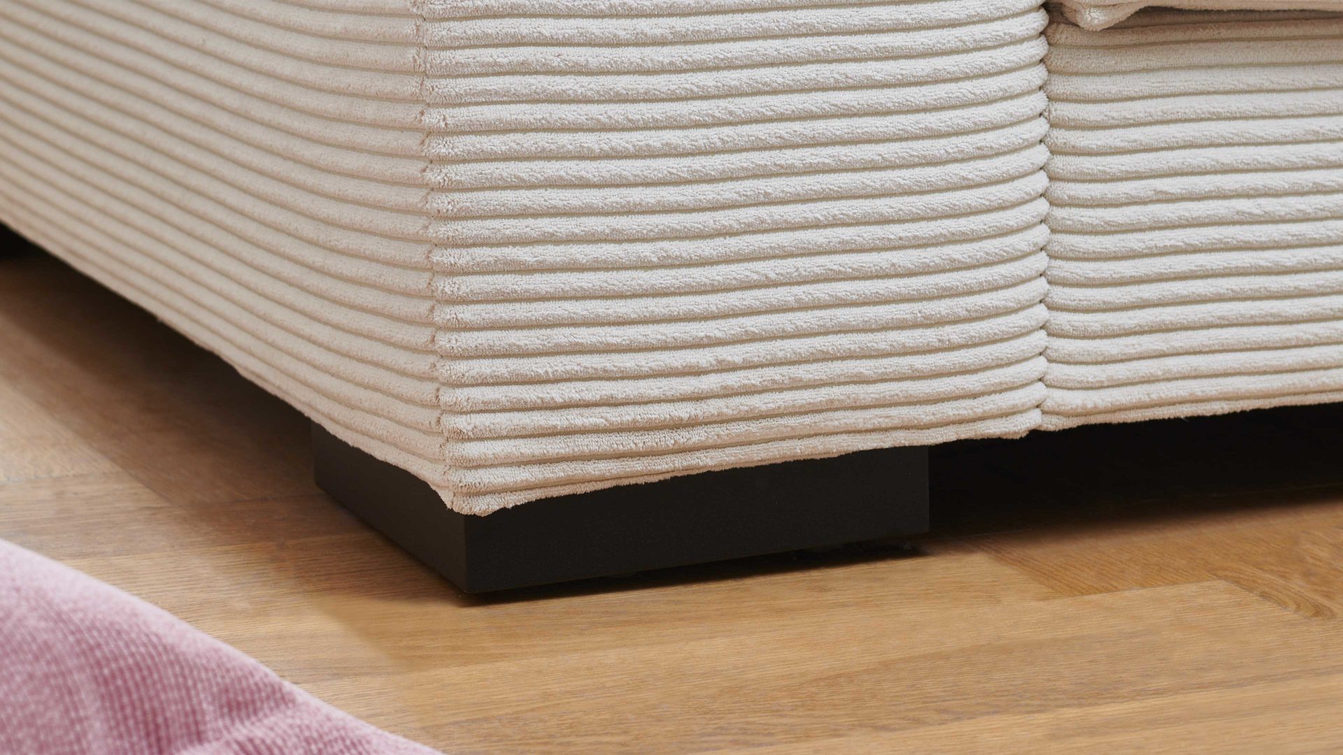 Polsterhocker A. z. iwaniccy aus Stoff in Beige Polsterprogramm Spirit - XXL-Polsterhocker cremefarbener Breitcord Lincoln 03 - Breite ca. 110 cm