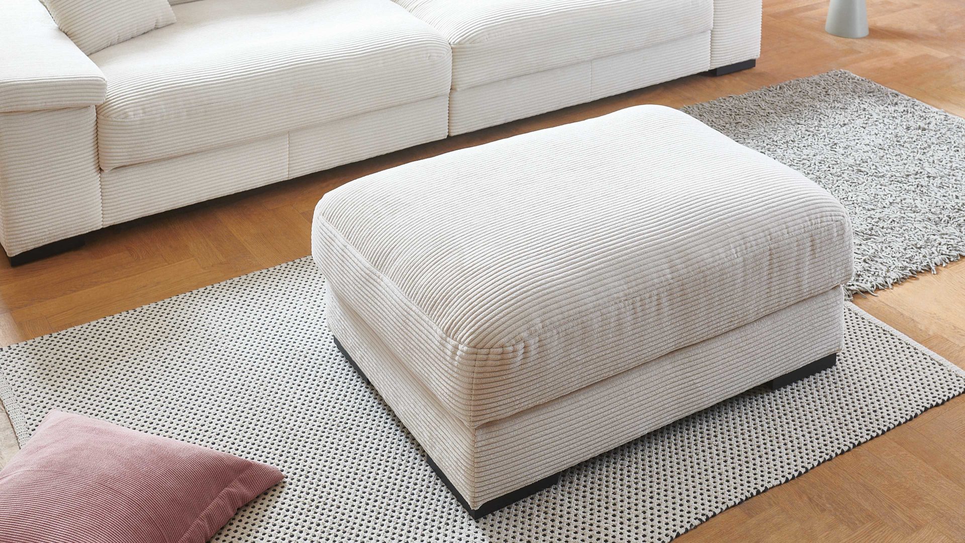 Polsterhocker A. z. iwaniccy aus Stoff in Beige Polsterprogramm Spirit - XXL-Polsterhocker cremefarbener Breitcord Lincoln 03 - Breite ca. 110 cm