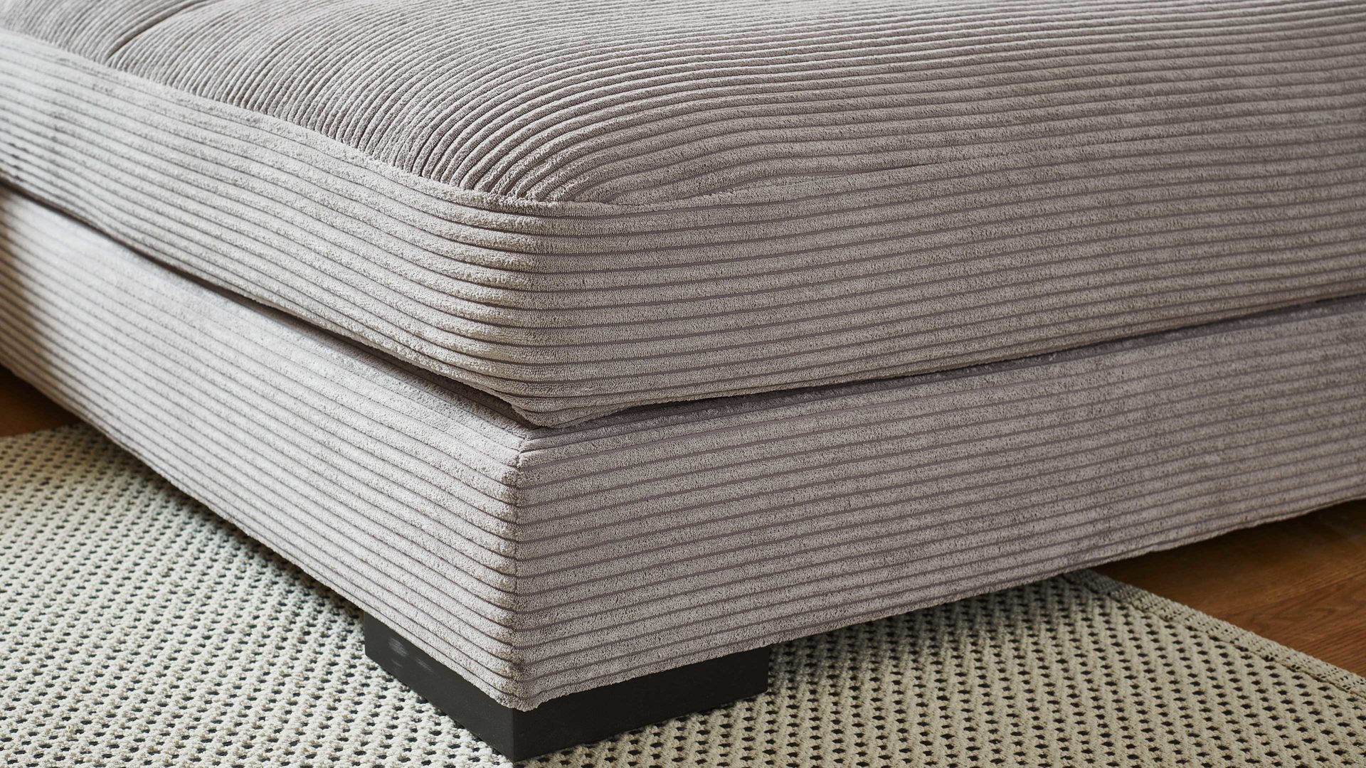 Polsterhocker A. z. iwaniccy aus Stoff in Hellgrau Polsterprogramm Spirit - XXL-Polsterhocker hellgrauer Breitcord Lincoln 86 - ca. 110 x 80 cm