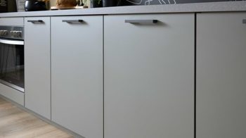 Einbauküche culineo® aus Holz in Grau Culineo® Einbauküche C615 mit privileg Einbaugeräten Taupegrau & Basalt taupegrau - Länge ca. 390 cm