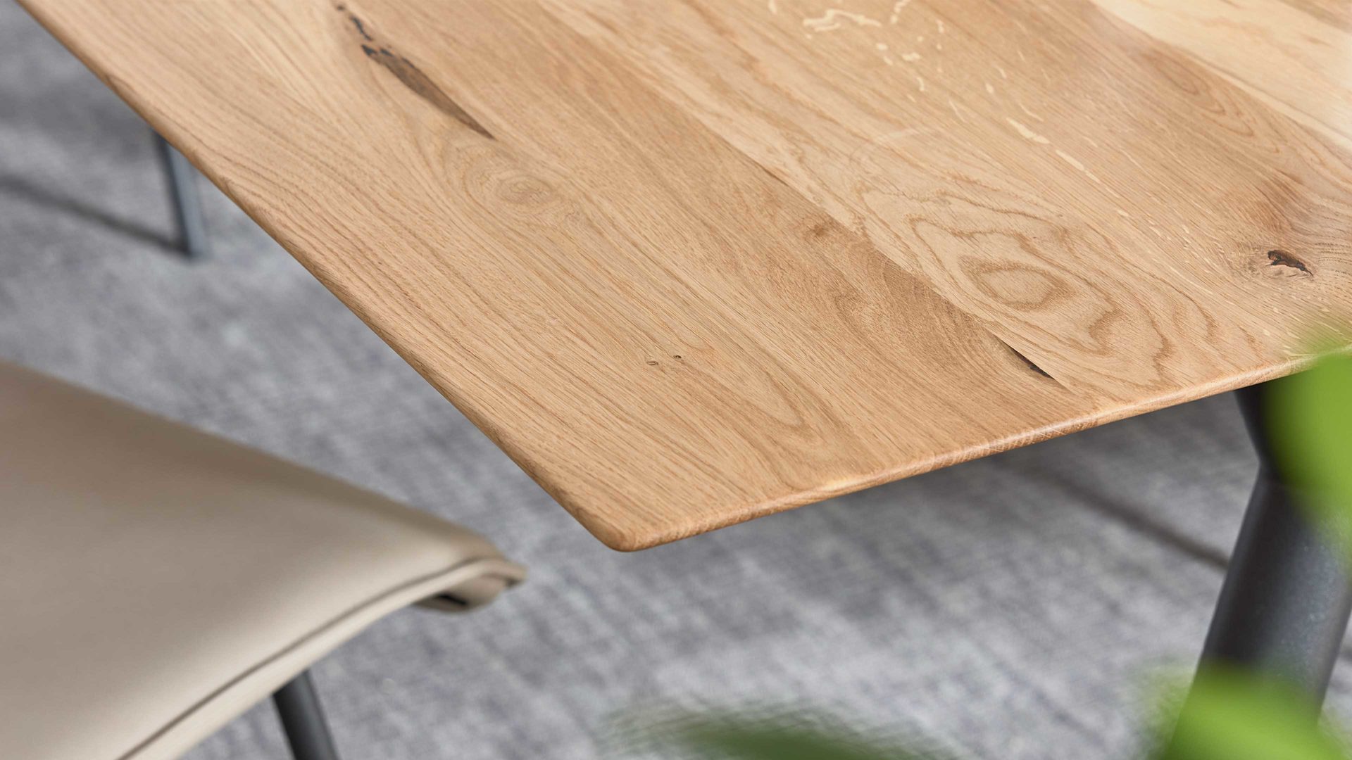 Esstisch Interliving aus Holz in Holzfarben Interliving Esszimmer Serie 5115 - Esstisch astige Eiche & anthrazitfarbenes Metall - ca. 200 x 90 cm