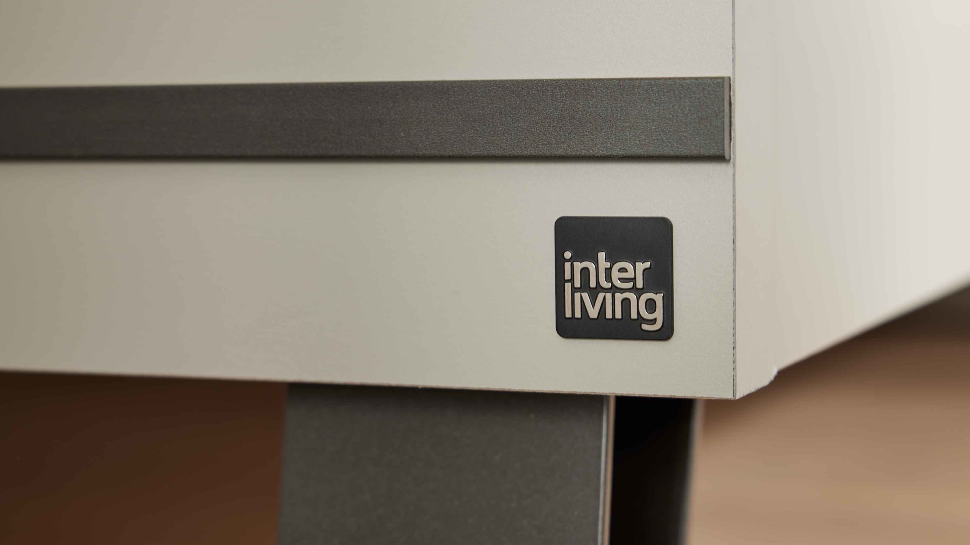 Komplettzimmer Interliving aus Holz in Hellgrau Interliving Schlafzimmer Serie 1032 – Komplettzimmer Kieselgrau & Weiß - vierteilig, Liegefläche ca. 180 x 200 cm