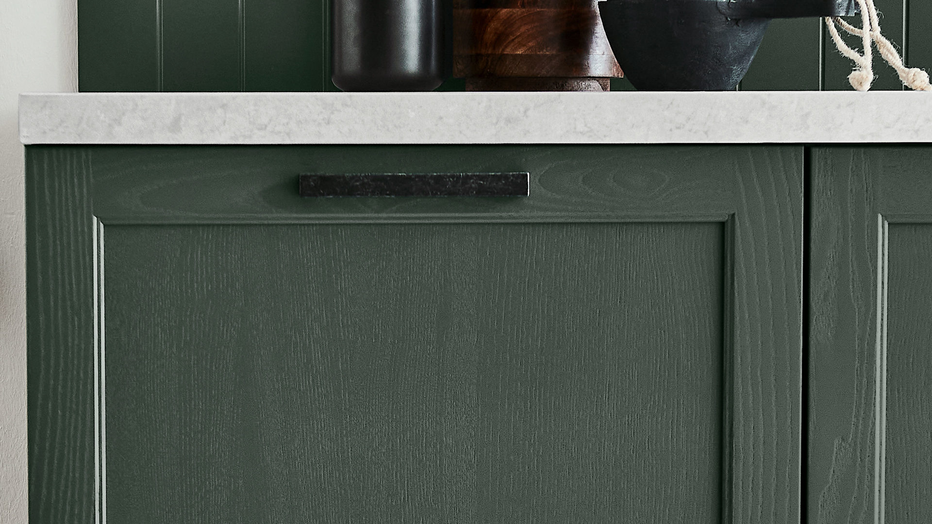 Einbauküche Nolte® küchen aus Holz in Dunkelgrün nolte® Einbauküche Lugano mit SIEMENS Einbaugeräten Black Green – dreiteilig