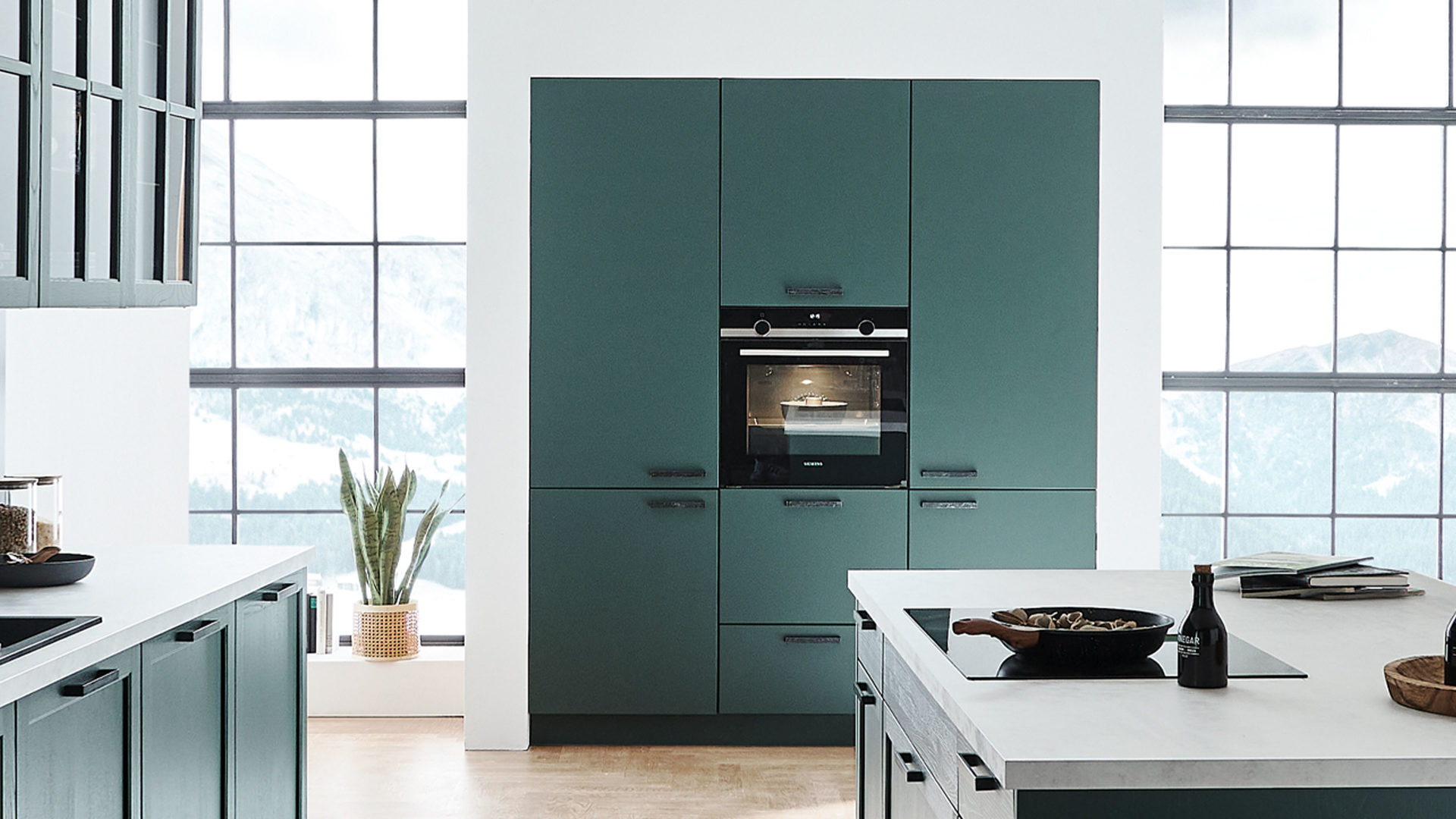 Einbauküche Nolte® küchen aus Holz in Dunkelgrün nolte® Einbauküche Lugano mit SIEMENS Einbaugeräten Black Green – dreizeilig