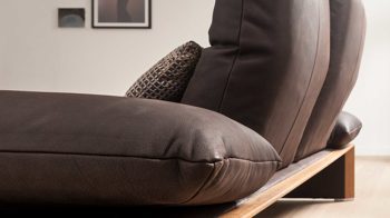 2,5-Sitzer Koinor aus Leder in Dunkelbraun KOINOR 2,5-Sitzer Ledersofa Harriet schokofarbenes Leder India & Wildeiche – Länge ca. 236 cm