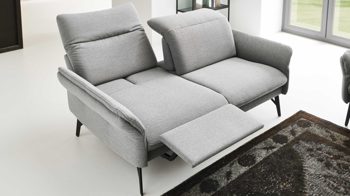 2,5-Sitzer Himolla aus Stoff in Grau himolla Polsterprogramm 1385-Promotion - 2,5-Sitzer mit motorischen Funktionen gletscherfarbener Bezug Q2 Fashion & anthrazitfarbene Metallfüße - Länge ca. 183 cm