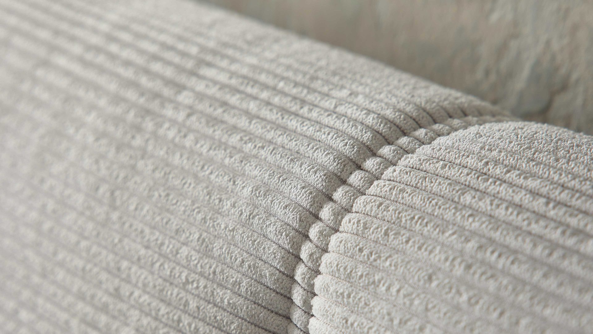 Boxspringbett Interliving aus Stoff in Hellgrau Interliving Boxspringbett Serie 1418 silberfarbener Feincord – Liegefläche ca. 180 x 200 cm