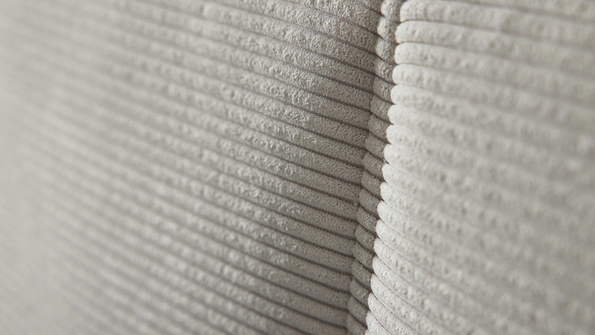 Boxspringbett Interliving aus Stoff in Hellgrau Interliving Boxspringbett Serie 1418 silberfarbener Feincord – Liegefläche ca. 180 x 200 cm