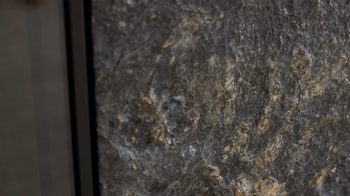 Wandregal Interliving aus Holz in Holzfarben Interliving Wohnzimmer Serie 2029 - Wandregal Mattschwarz & Granit-Steinoptik - ca. 33 x 135 cm