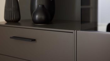 Lowboard Interliving aus Holz in Dunkelgrau Interliving Wohnzimmer Serie 2030 - Hänge-Lowboard Wolfram Grey & Spaltholz - zwei Schubladen, Länge ca. 180 cm