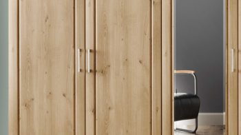 Komplettzimmer Wiemann | oeseder aus Holz in Holzfarben WIEMANN Schlafzimmerserie Mainau 2 - Schlafzimmerkombination Bianco Eiche & Spiegel - zweiteilig, Liegefläche ca. 180 x 200 cm