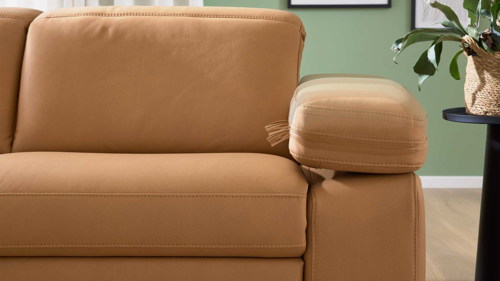 Funktion Interliving aus Metall in Transparent Interliving Sofa Serie 4064 - Armlehnverstellung mit Höhenverstellung