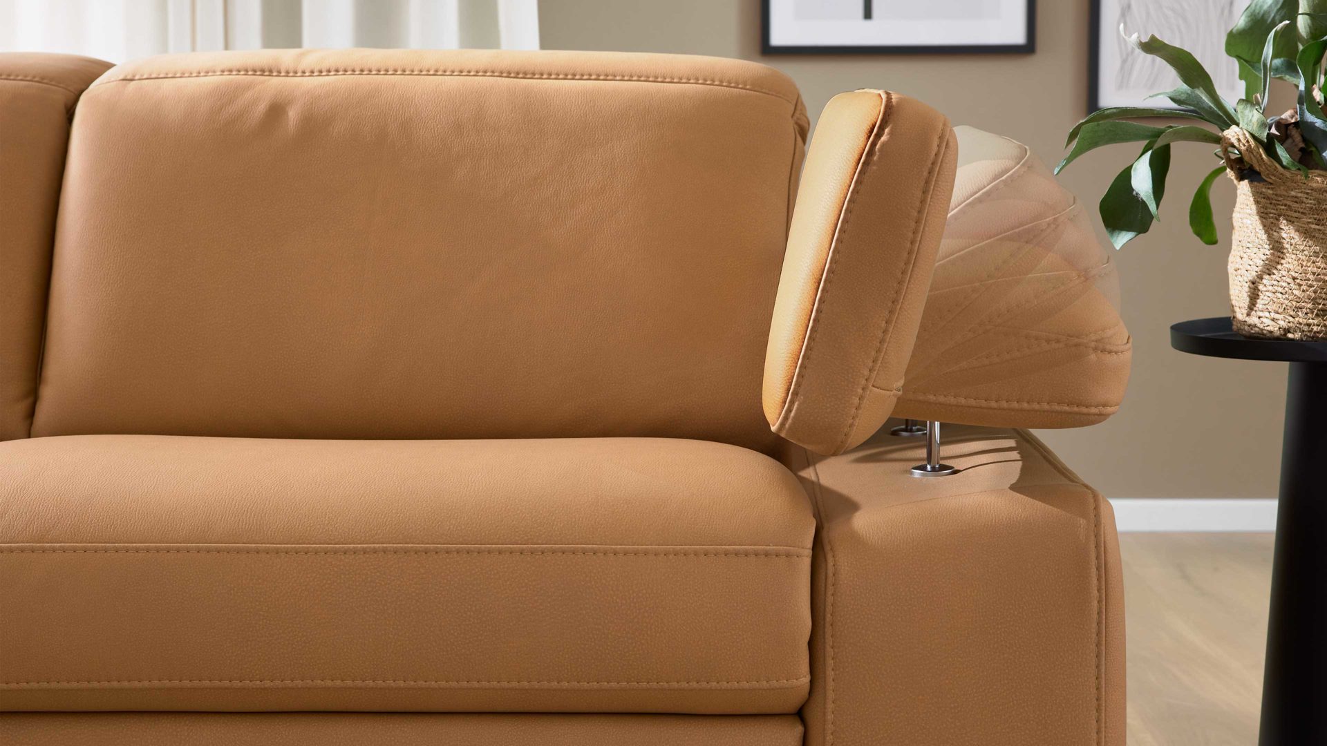 Funktion Interliving aus Metall in Transparent Interliving Sofa Serie 4064 - Armlehnverstellung mit Höhenverstellung