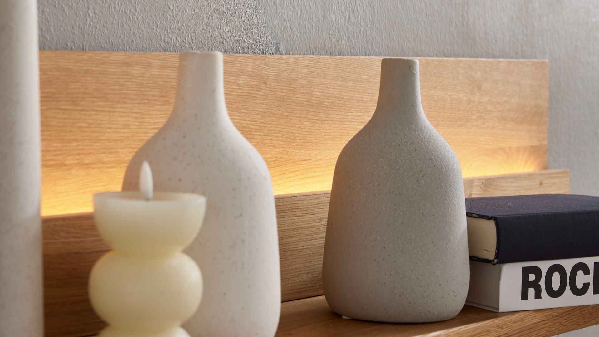 Möbelbeleuchtung Interliving aus Kunststoff in Weiß Interliving Wohnzimmer Serie 2027 - Streifenbeleuchtung zweiteilig - Länge ca. 105 cm