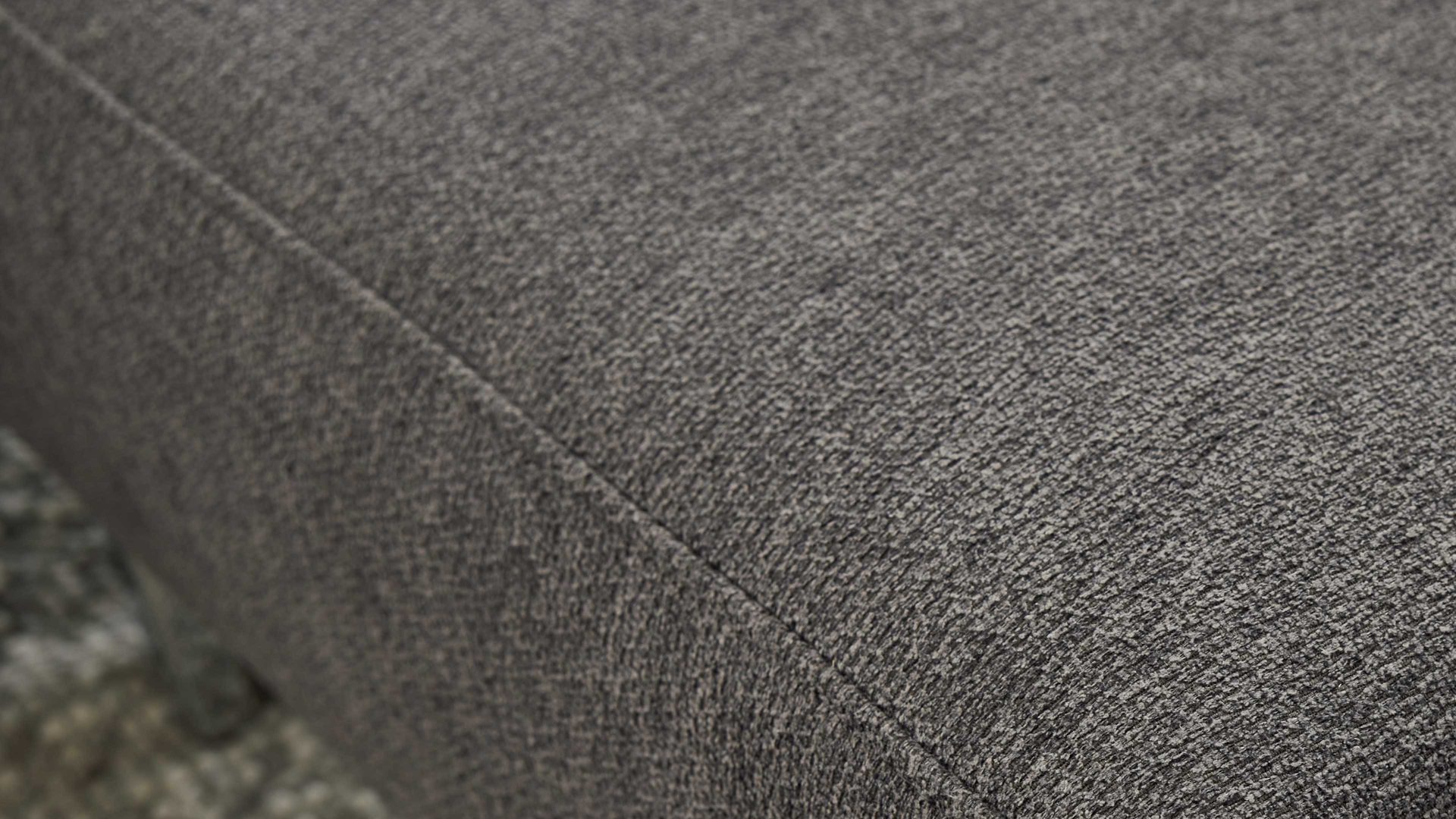 Polsterhocker Interliving aus Stoff in Dunkelgrau Interliving Sofa Serie 4255 – XXL-Polsterhocker grauer Bezug Comora 9853 & silberfarbene Metallfüße 4.26 - ca. 125 x 65 cm