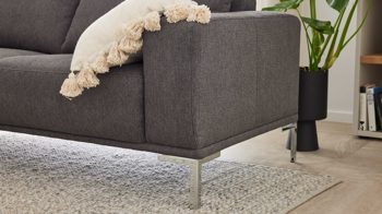 Ecksofa Interliving aus Stoff in Dunkelgrau Interliving Sofa Serie 4255 – Ecksofa grauer Bezug Comora 9853 & silberfarbene Metallfüße 4.26 - Stellfläche ca. 185 x 255 cm