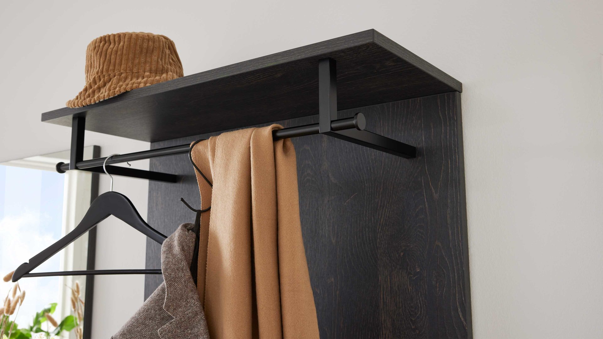 Wandgarderobe Interliving aus Holz in Schwarz Interliving Garderobe Serie 6012 - Wandgarderobe INL-808 Räuchereiche - ca. 80 x 180 cm