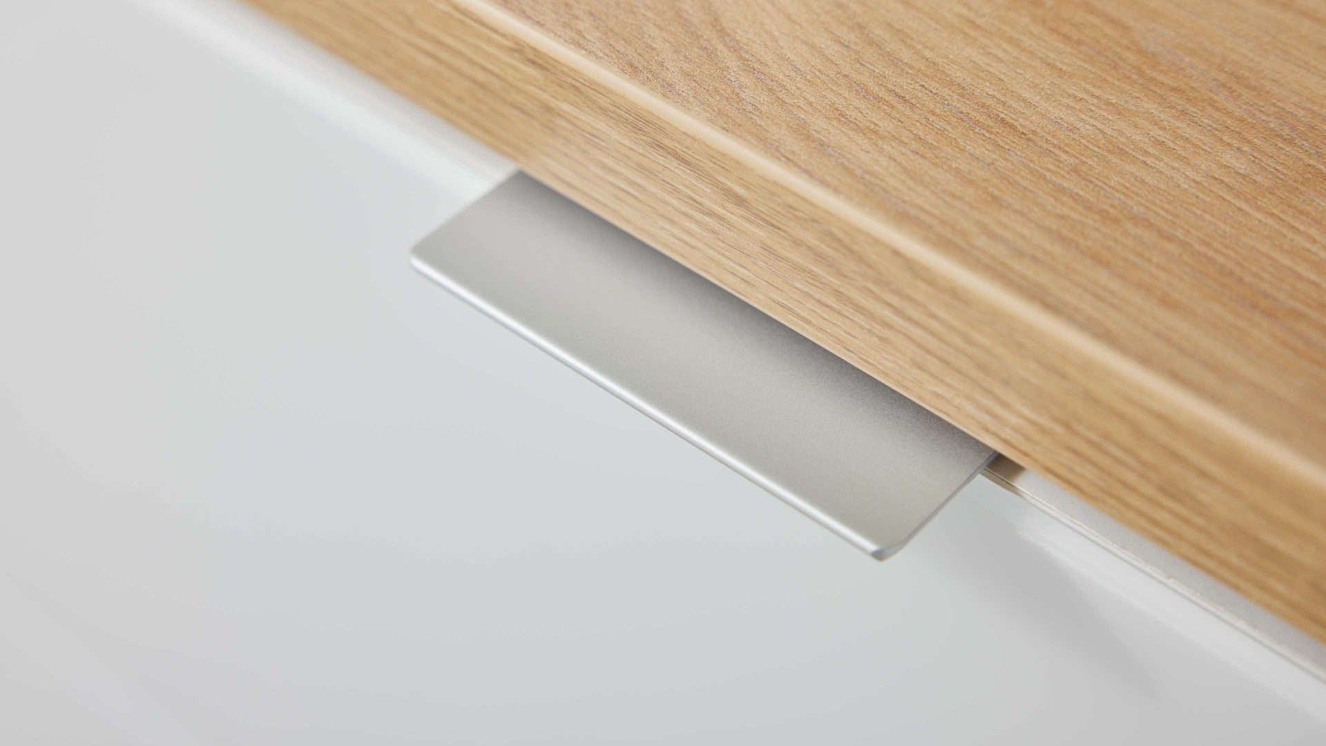 Nachtkommode Interliving aus Holz in Weiß Interliving Kleiderschrank Serie 1208 - Nachtkommode alpinweißes Glas & Artisan Eiche - zwei Schubladen, Breite ca. 40 cm