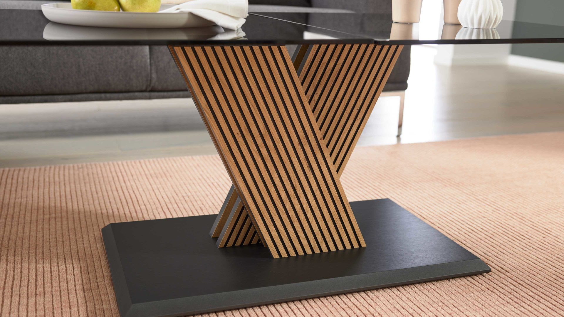 Couchtisch Interliving aus Glas in Dunkelgrau Interliving Couchtisch Serie 6226 - Couchtisch graues Parsolglas & Wildeiche - ca. 110 x 65 cm