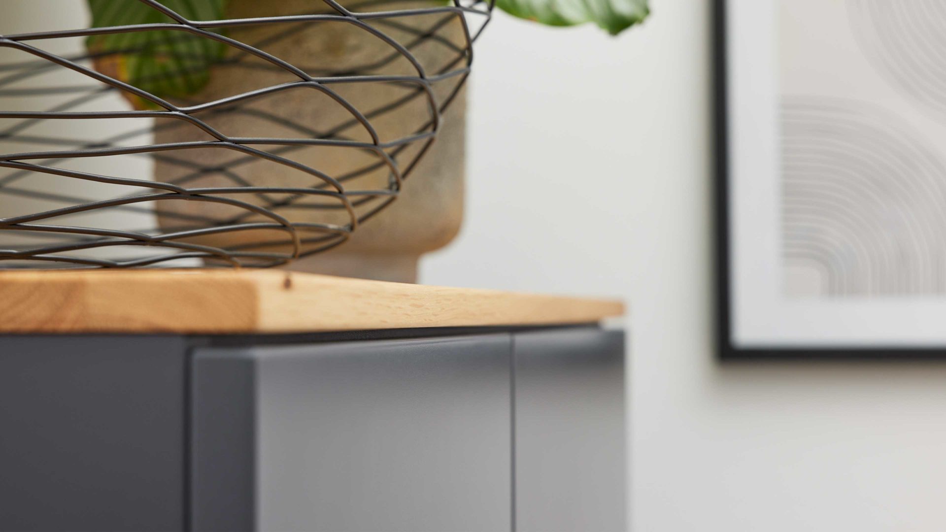 Sideboard Interliving aus Holz in Dunkelgrau Interliving Esszimmer Serie 5605 – Sideboard quarzgrauer Lack & Charakter-Eiche - drei Türen, drei Schubladen, Breite ca. 183 cm