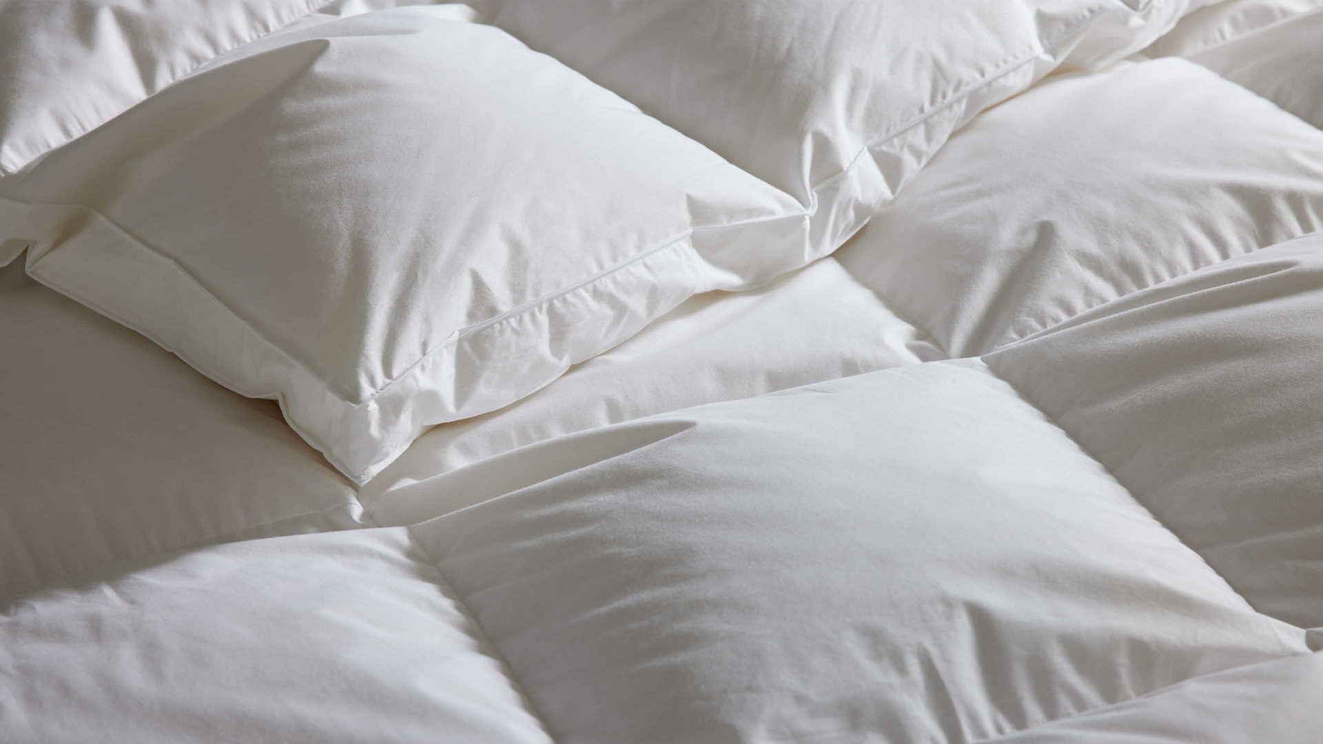 Daunendecke Interliving aus Stoff in Weiß Interliving Bettdecke Serie 9204 - Daunendecke als Winterbett warm, ca. 1.640 g Daunen - ca. 240 x 220 cm