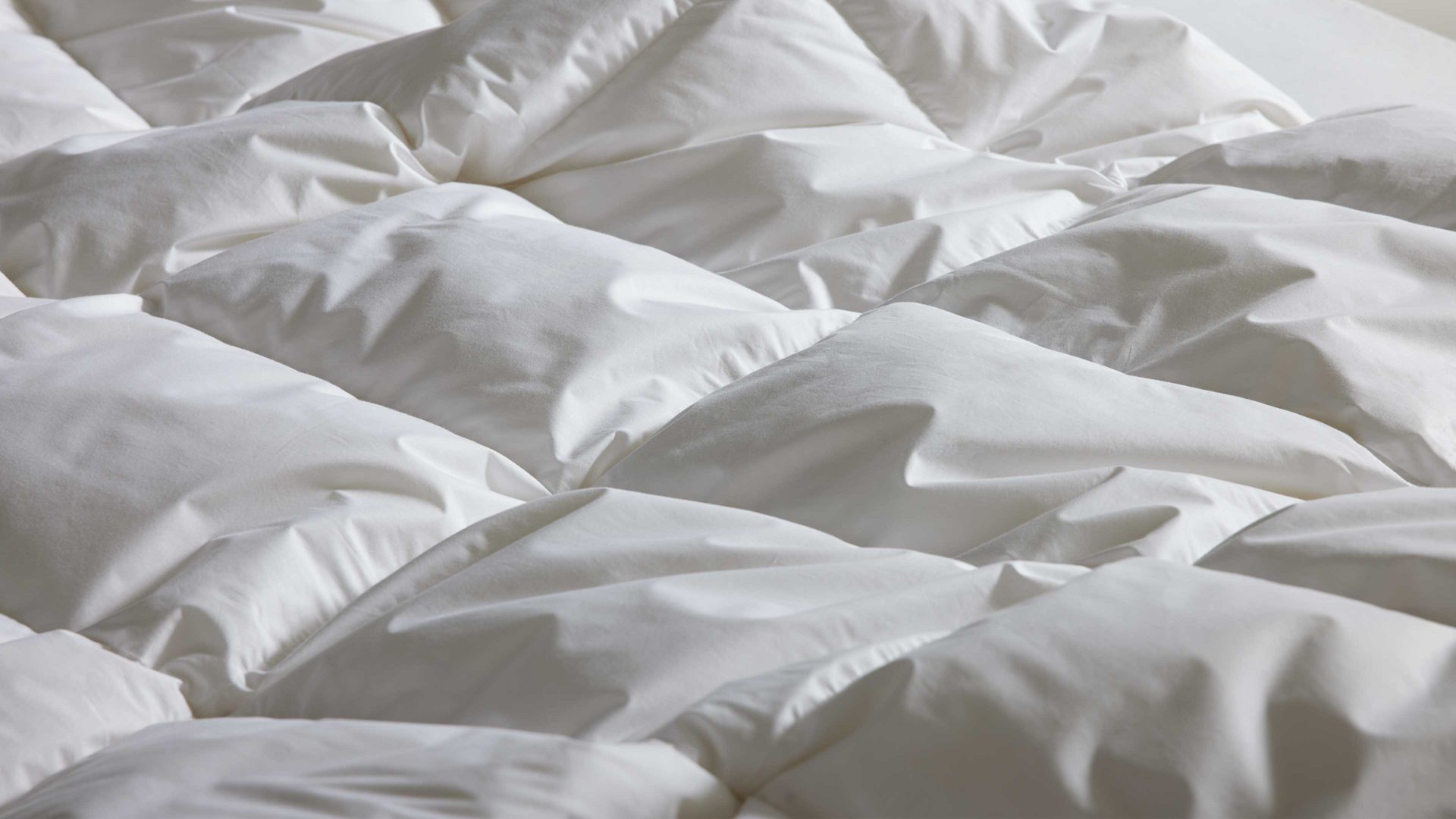 Daunendecke Interliving aus Stoff in Weiß Interliving Bettdecke Serie 9204 - Daunendecke als Winterbett warm, ca. 840 g Daunen - ca. 135 x 200 cm