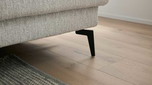 Ecksofa Interliving aus Stoff in Weiß Interliving Sofa Serie 4065 – Ecksofa ecrufarbener Webstoff Loft & schwarze Metallfüße – Stellfläche ca. 288 x 183 cm