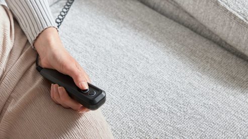 Funktion Interliving aus Metall in Transparent Interliving Sofa Serie 4065 – Relaxfunktion MoLi motorisch