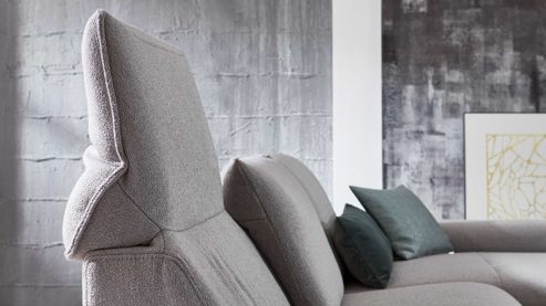 Ecksofa comfortmaster besser sitzen, liegen, leben aus Stoff in Hellgrau Comfortmaster Spektra 1488 - Relax-Wohnlandschaft mit vielen Funktionen hellgraues Flachgewebe Loop 02 jet – Stellfläche ca. 344 x 182 cm