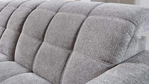 Ecksofa KAWOO aus Stoff in Hellgrau KAWOO Serie 8334 - Ecksofa platingraue Chenille GFS 49 & schwarze Holzfüße H61-250 - Stellfläche ca. 214 x 299 cm