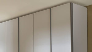 Kleiderschrank Rauch aus Holz in Hellgrau rauch ORANGE Schranksystem Skat - Kleiderschrank mit Inneneinteilung Seidengrau - sechs Türen, Breite ca. 301 cm