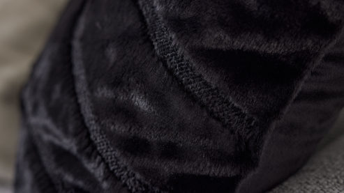 Kissenbezug /-hülle Interliving aus Stoff in Schwarz Interliving Kissen Serie 9125 - Kissenhülle schwarzes Kunstfell - ca. 50 x 50 cm