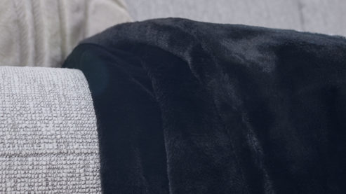 Wohndecke Interliving aus Stoff in Schwarz Interliving Decken Serie 9126 - Wohndecke schwarzes Kunstfell - ca. 140 x 200 cm