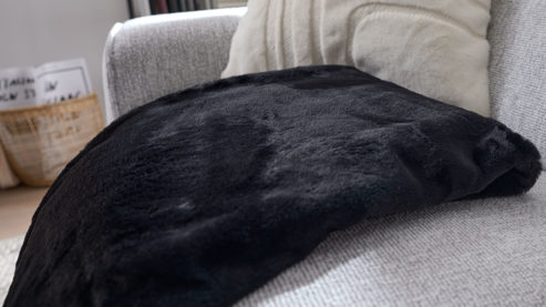 Wohndecke Interliving aus Stoff in Schwarz Interliving Decken Serie 9126 - Wohndecke schwarzes Kunstfell - ca. 140 x 200 cm