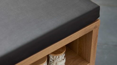 Hocker Interliving aus Holz in Holzfarben Interliving Bad Serie 3702 - Sitzhocker 7751 braune Cuneo Eiche & schwarzes Kunstleder - Länge ca. 60 cm