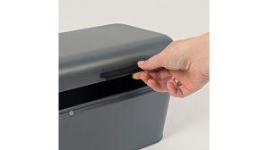 Brotkasten Kela | keck & lang aus Metall in Dunkelgrau kela Brotkasten Frisca dunkelgraues Metall  - ca.  43 x 18 cm