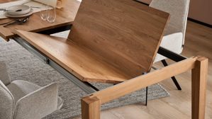 Auszugtisch Interliving aus Holz in Holzfarben Interliving Esszimmer Serie 5102 – Auszugtisch V923 Charakter-Eiche - ca. 220 - 320 x 100 cm