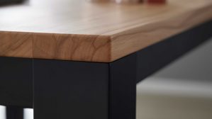 Auszugtisch Interliving aus Holz in Schwarz Interliving Esszimmer Serie 5102 – Auszugtisch Kernbuche & Mattschwarz - ca. 140 - 240 x 90 cm