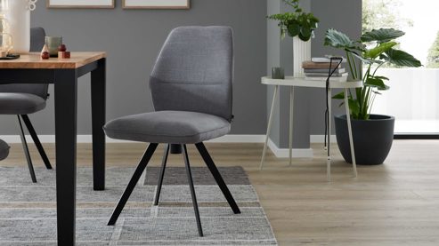 Polsterstuhl Interliving aus Stoff in Grau Interliving Esszimmer Serie 5102 – Polsterstuhl U321 mit Drehfunktion kieselfarbener Webstoff Tirol & schwarzes Eisen