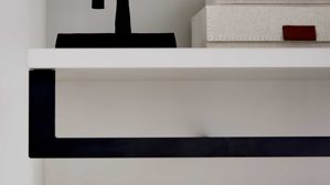 Wandgarderobe Interliving aus Holz in Weiß Interliving Garderoben Serie 6013 - Wandgarderobe Sahara Creme & Granitfurnier - ca. 45  x 173 cm