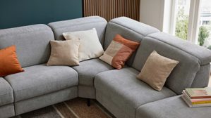 Ecksofa Interliving aus Stoff in Grau Interliving Sofa Serie 4064 - Ecksofa graue Chenille Toni & Fuß W003-01 - Stellfläche ca. 291 x 252 cm