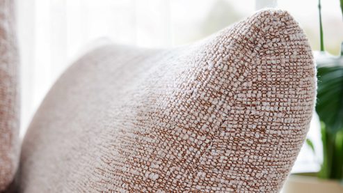 Schlafsofa Interliving aus Stoff in Rosa Interliving Schlafsofa Serie 4700 - Schlafsofa 120LÄ sienafarbener Webstoff Loft & schwarze Aluminiumfüße - Breite ca. 188 cm