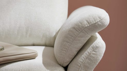 Schlafsofa Interliving aus Stoff in Weiß Interliving Schlafsofa Serie 4700 - Schlafsofa 140LÄ naturweißes Flachgewebe Cyber & schwarze Aluminiumfüße - Breite ca. 208 cm