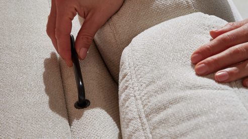 Schlafsofa Interliving aus Stoff in Weiß Interliving Schlafsofa Serie 4700 - Schlafsofa naturweißes Flachgewebe Cyber & schwarze Aluminiumfüße - Breite ca. 228 cm