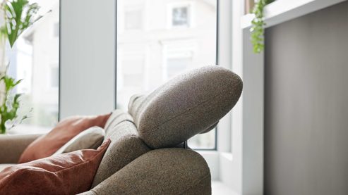 Funktion Interliving aus Metall in Transparent Interliving Sofa Serie 4461 - Kopfpolsterverstellung manuell