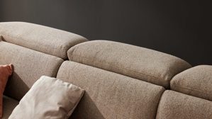 Ecksofa Interliving aus Stoff in Beige Interliving Sofa Serie 4461 - Ecksofa sandfarbener Bezug Mido 64 & schwarze Metallfüße - Stellfläche ca. 185 x 290 cm