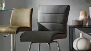 Barstuhl Interliving aus Kunstfaser in Grau Interliving Esszimmer Serie 5122 – Barstuhl graue Mikrofaser Delphin & gebürsteter Edelstahl