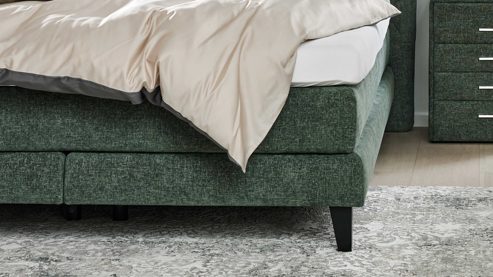 Boxspringbett Interliving aus Stoff in Grün Interliving Boxspringbett Serie 1420 moosgrüne Chenille Toni & schwarze Holzfüße - Liegefläche ca. 180 x 200 cm